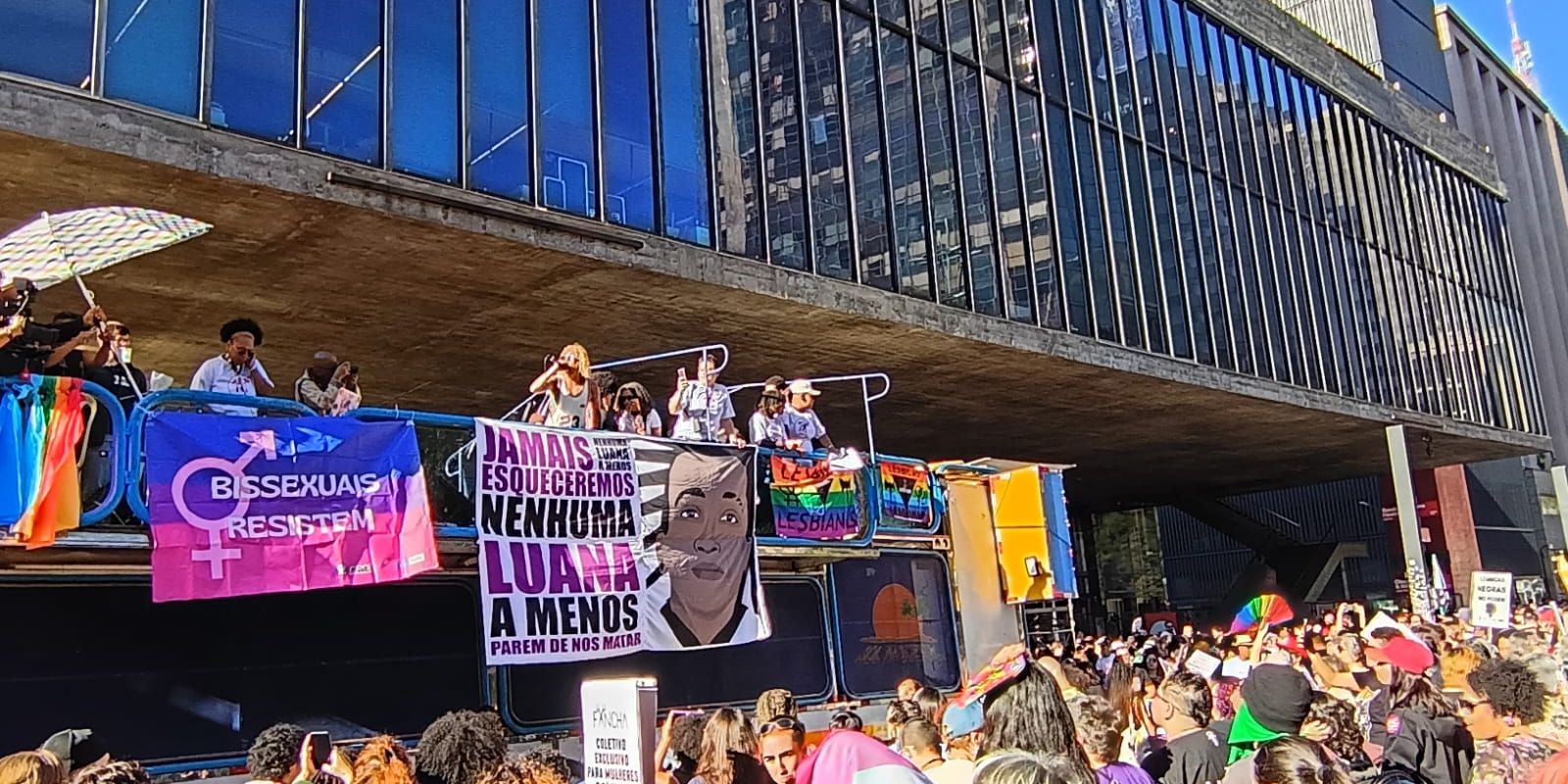 mulheres-lesbicas-e-bissexuais-fazem-caminhada-em-sp-contra-violencia
