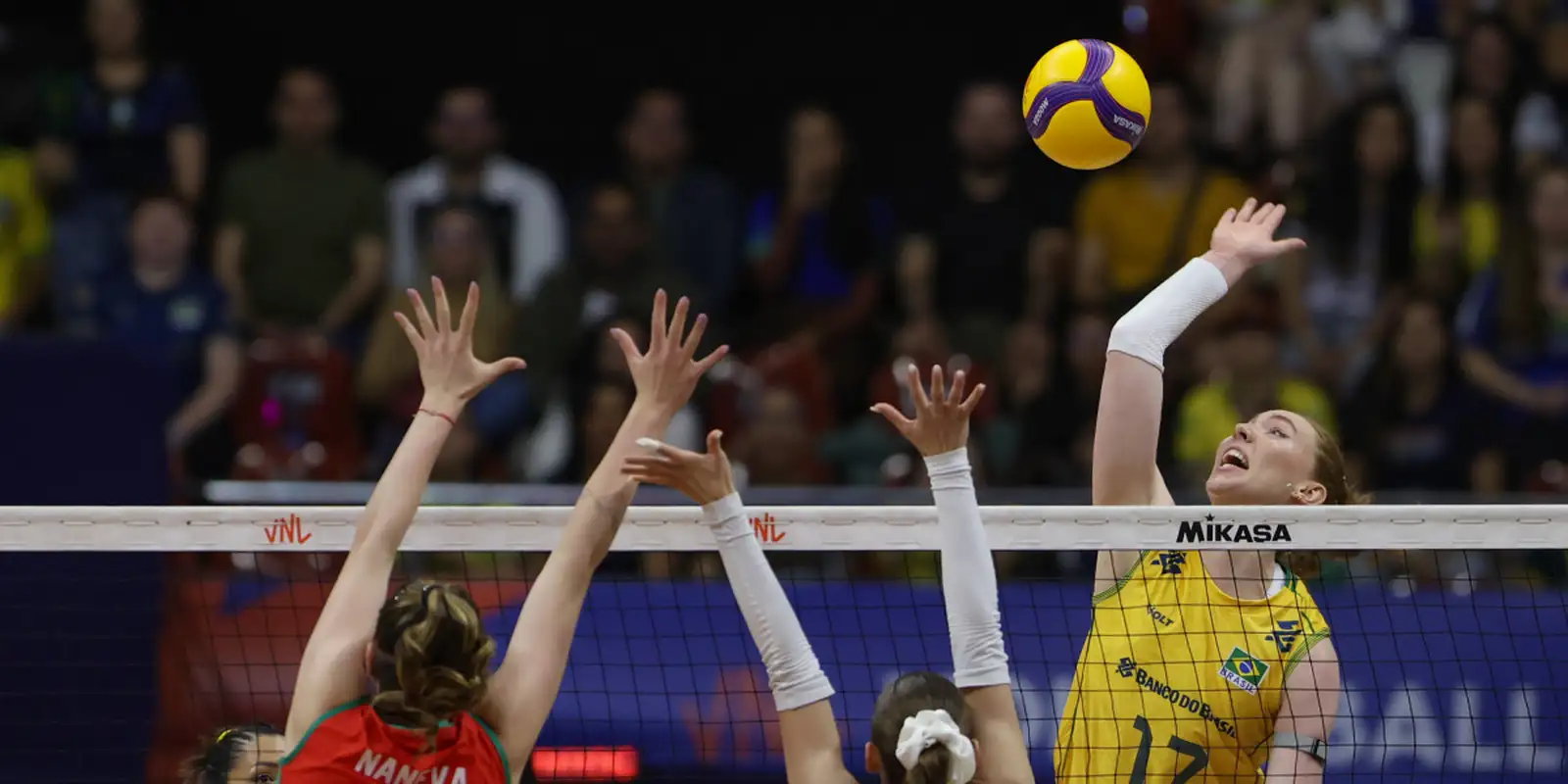 invicto,-brasil-enfrenta-campeas-olimpicas-na-liga-das-nacoes-de-volei