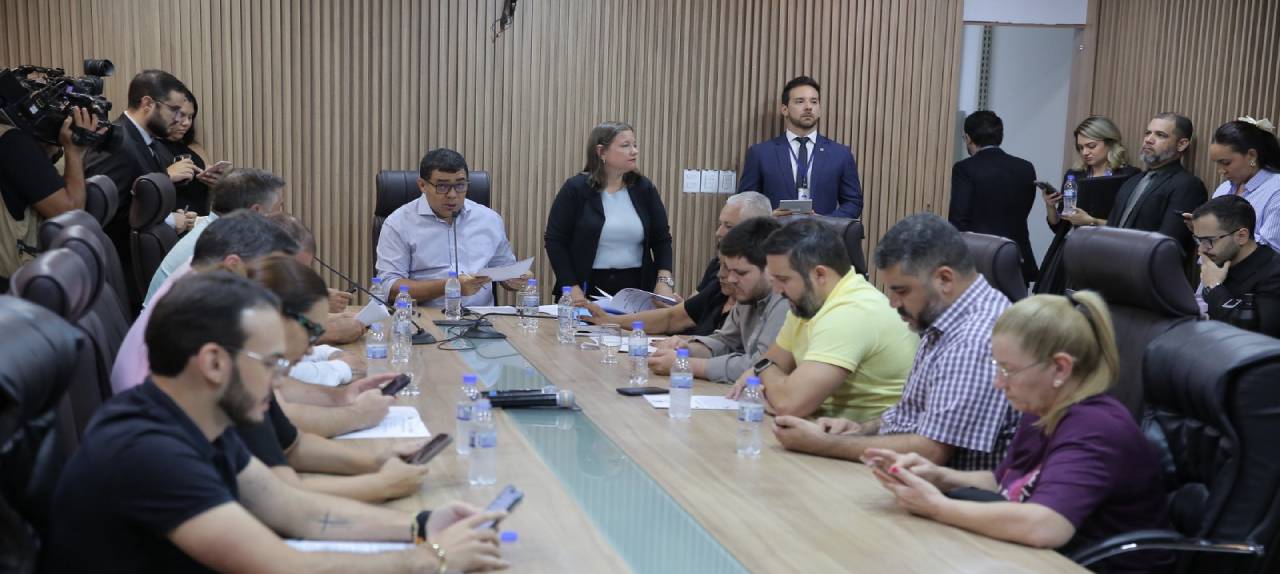 sessao-extraordinaria-deputados-aprovam-materias-que-concedem-comendas-e-instituem-data-comemorativa-em-roraima