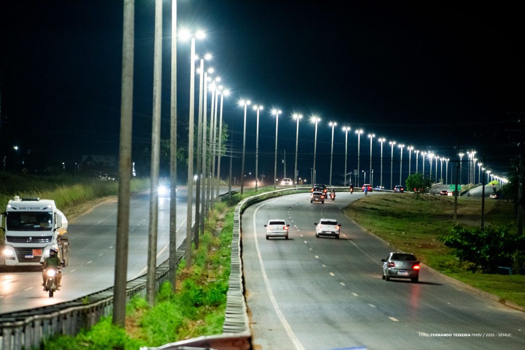 boa-vista-acende-nova-iluminacao-em-led-na-avenida-brasil-e-garante-mais-seguranca-no-trecho-sul-da-br-174