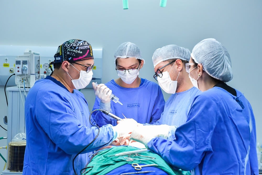 mutirao-de-cirurgias-de-hernia-deve-reduzir-fila-e-fortalecer-equipes-cirurgicas-em-roraima