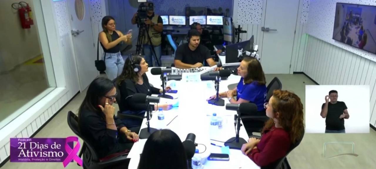 “21-dias-de-ativismo”-emocao-e-ativismo-feminino-pelo-fim-da-violencia-contra-mulher-marcam-podcast-da-alerr