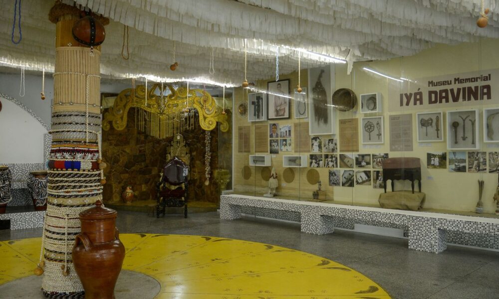 racismo-religioso:-76%-dos-terreiros-no-brasil-sofreram-violencias