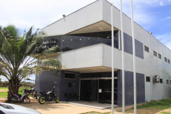 sargento-da-pm-e-ferido-com-facao-durante-confusao-e-dois-suspeitos-sao-presos-em-boa-vista