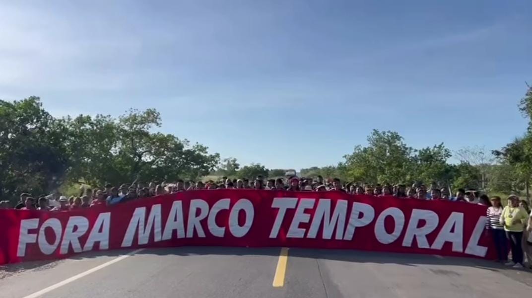 indigenas-bloqueiam-trechos-da-br-174-e-da-br-432-em-roraima-contra-aprovacao-do-marco-temporal