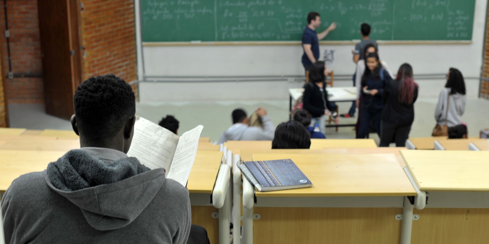 sc:-assembleia-proibe-cotas-raciais-em-universidades-estaduais