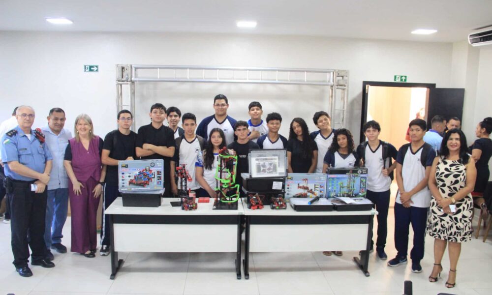 governo-de-roraima-entrega-kits-de-robotica-para-32-escolas-estaduais-e-fortalece-educacao-tecnologica-no-ensino-medio