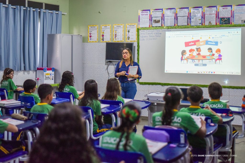 lei-promulgada-permite-professores-acumularem-outro-cargo-publico