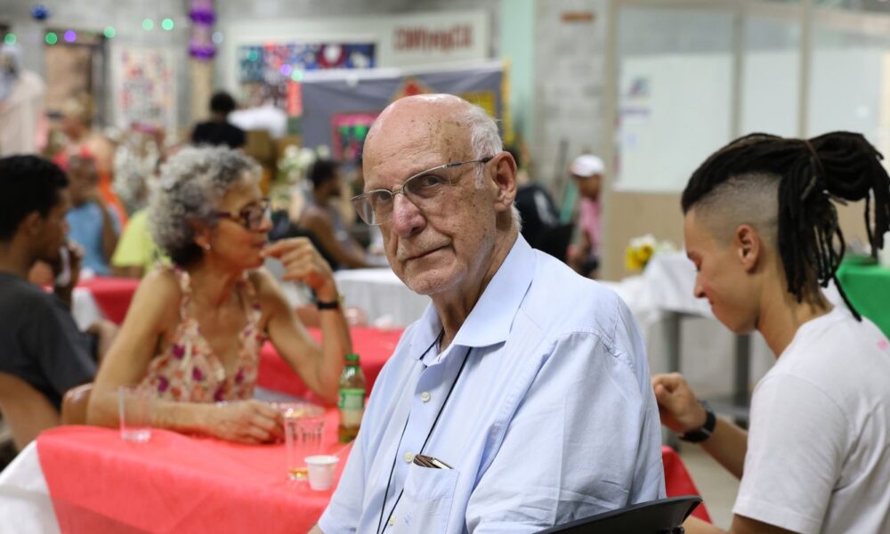 julio-lancelotti-promove-almoco-de-natal-para-moradores-de-rua-em-sp