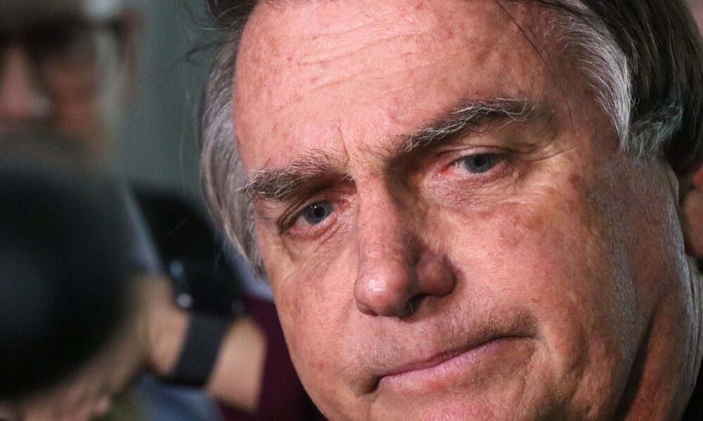 bolsonaro-e-submetido-a-cirurgia-para-tratamento-de-hernia-bilateral