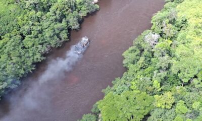 ibama-incendeia-draga-avaliada-em-r$-2,5-milhoes-em-garimpo-ilegal-na-raposa-serra-do-sol