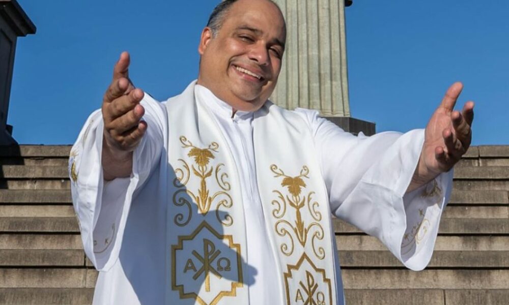 padre-omar,-reitor-do-santuario-cristo-redentor,-faz-show-na-lagoa