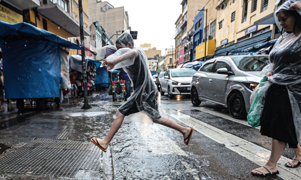 chuva-forte-deixa-cidade-de-sao-paulo-em-estado-de-atencao