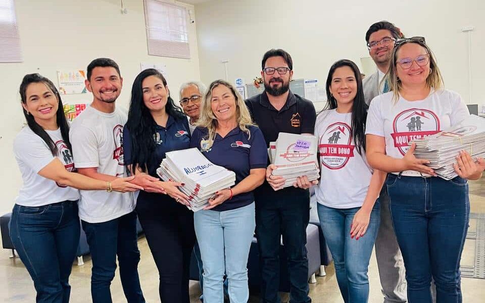 governo-de-roraima-entrega-escrituras-publicas-para-moradores-do-alvorada-i