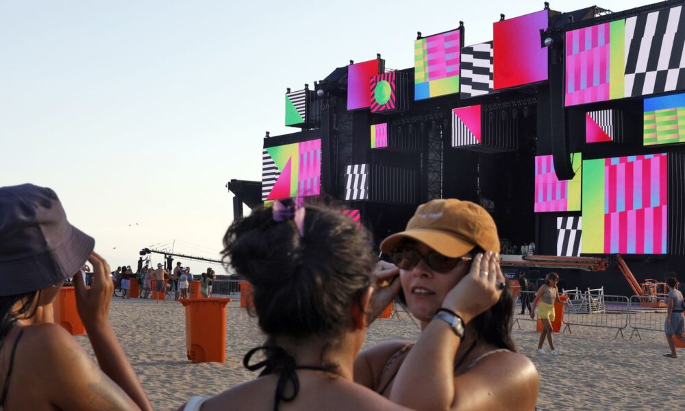 copacabana-ja-vive-clima-de-expectativa-para-a-festa-da-virada