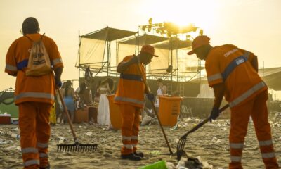 comlurb-recolhe-1,2-toneladas-de-lixo-das-praias-do-rio-no-reveillon