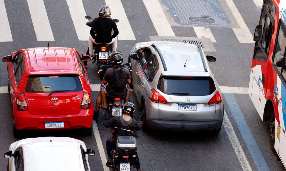 regras-para-ciclomotores-comecam-a-valer-nesta-quinta;-saiba-mais
