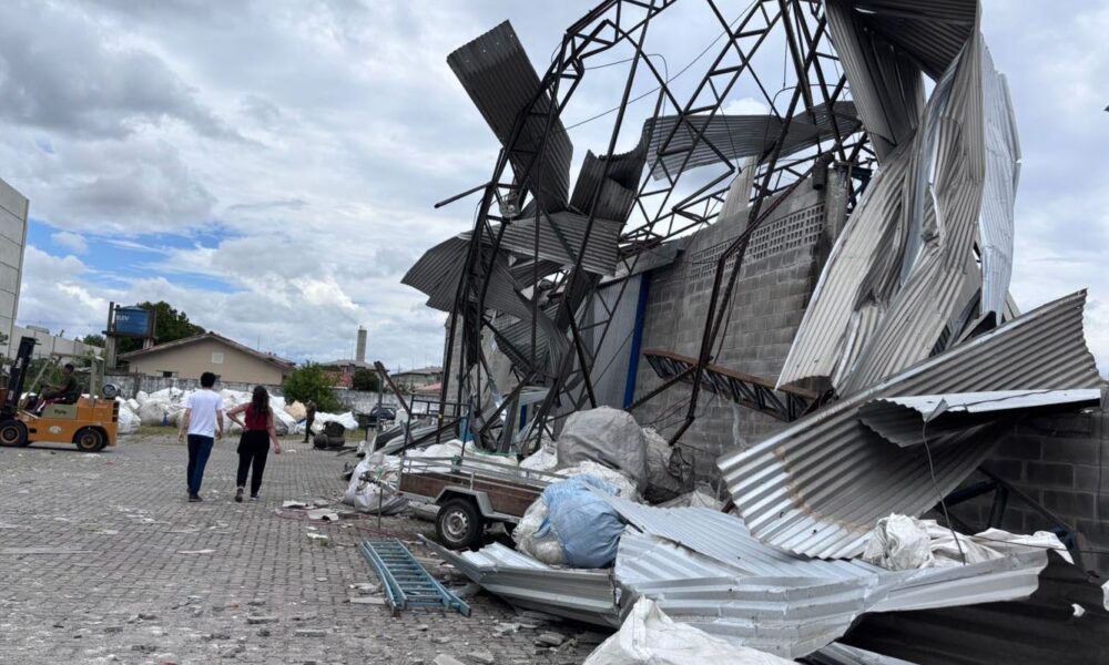 cidade-do-parana-e-atingida-por-ventos-fortes-de-ate-180-km/h