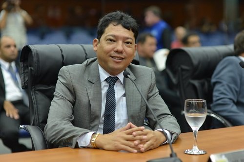 policia-federal-cumpre-mandado-na-casa-do-ex-deputado-massamy-eda