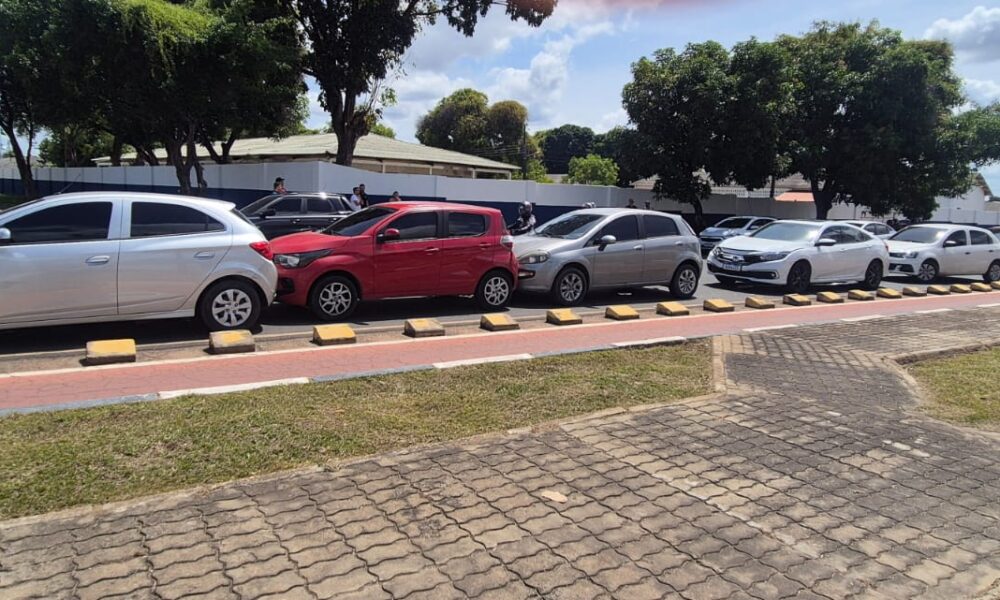 engavetamento-envolve-quatro-carros-na-avenida-glaycon-de-paiva
