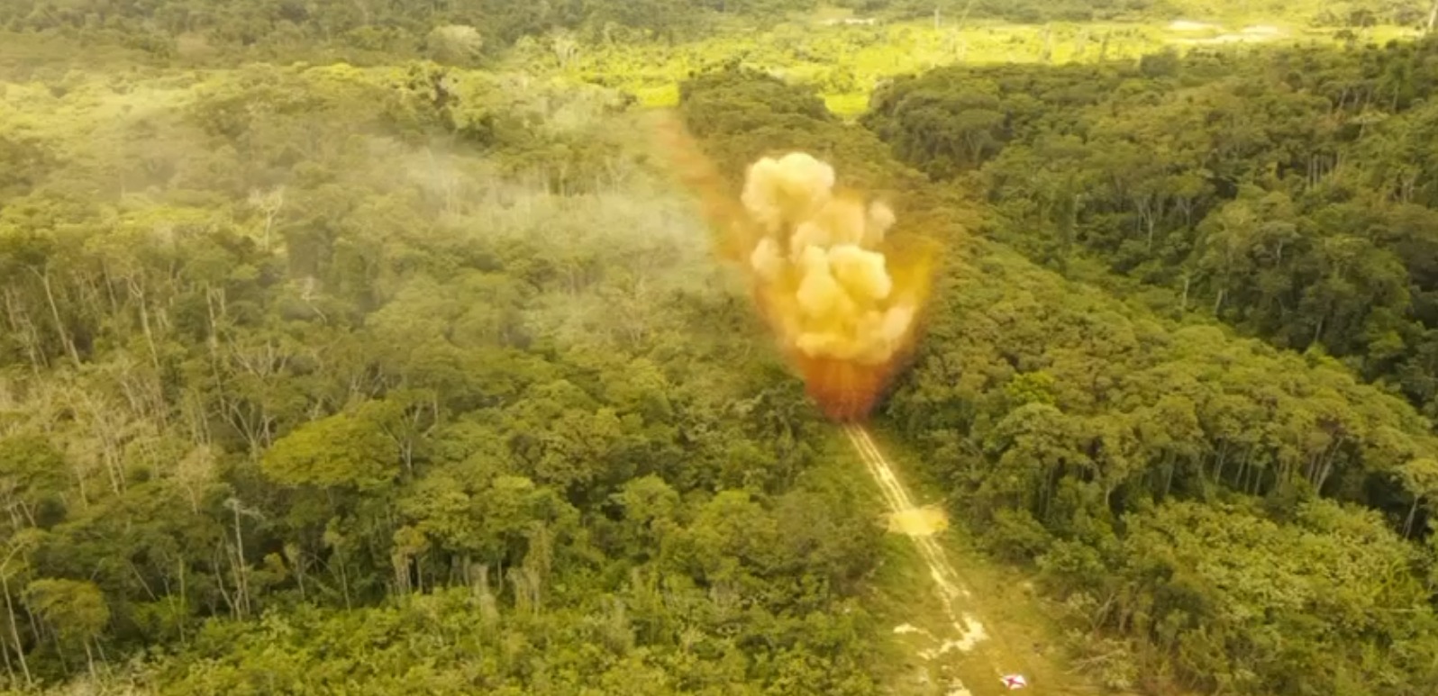 forcas-armadas-explodem-mais-uma-pista-clandestina-na-terra-yanomami