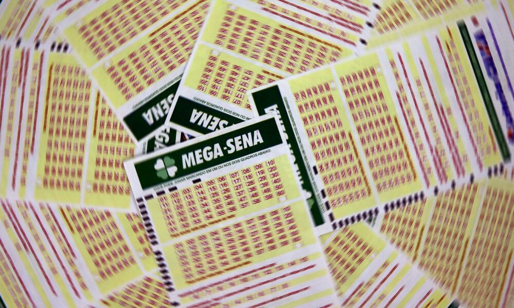 mega-sena-acumula-e-premio-principal-vai-para-r$-130-milhoes