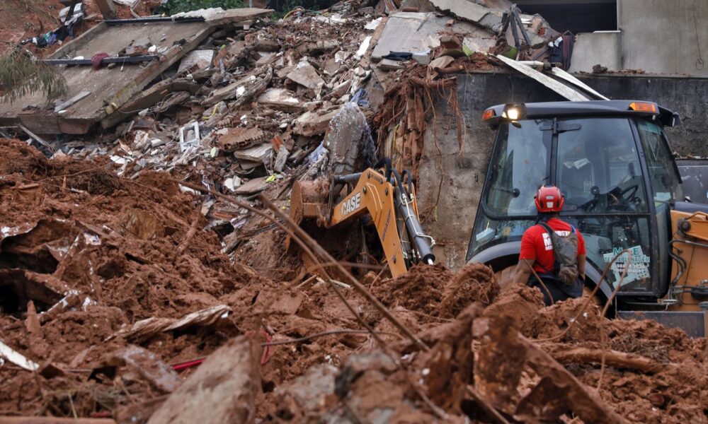 numero-de-mortos-com-as-chuvas-chega-a-30-em-minas-gerais
