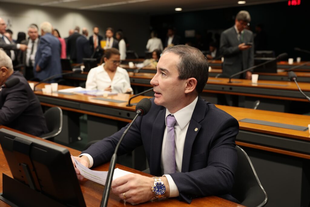 duda-ramos-quer-tornar-crime-promessa-falsa-de-riqueza-para-enganar-vitimas-na-internet