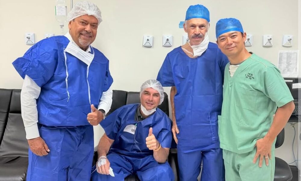 dr.-hiran-realiza-cirurgia-oftalmologica-em-flavio-bolsonaro