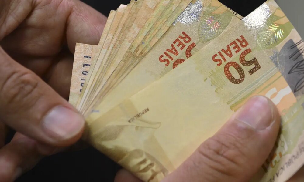 brasileiros-sacaram-em-janeiro-r$-403,29-milhoes-esquecidos-em-bancos