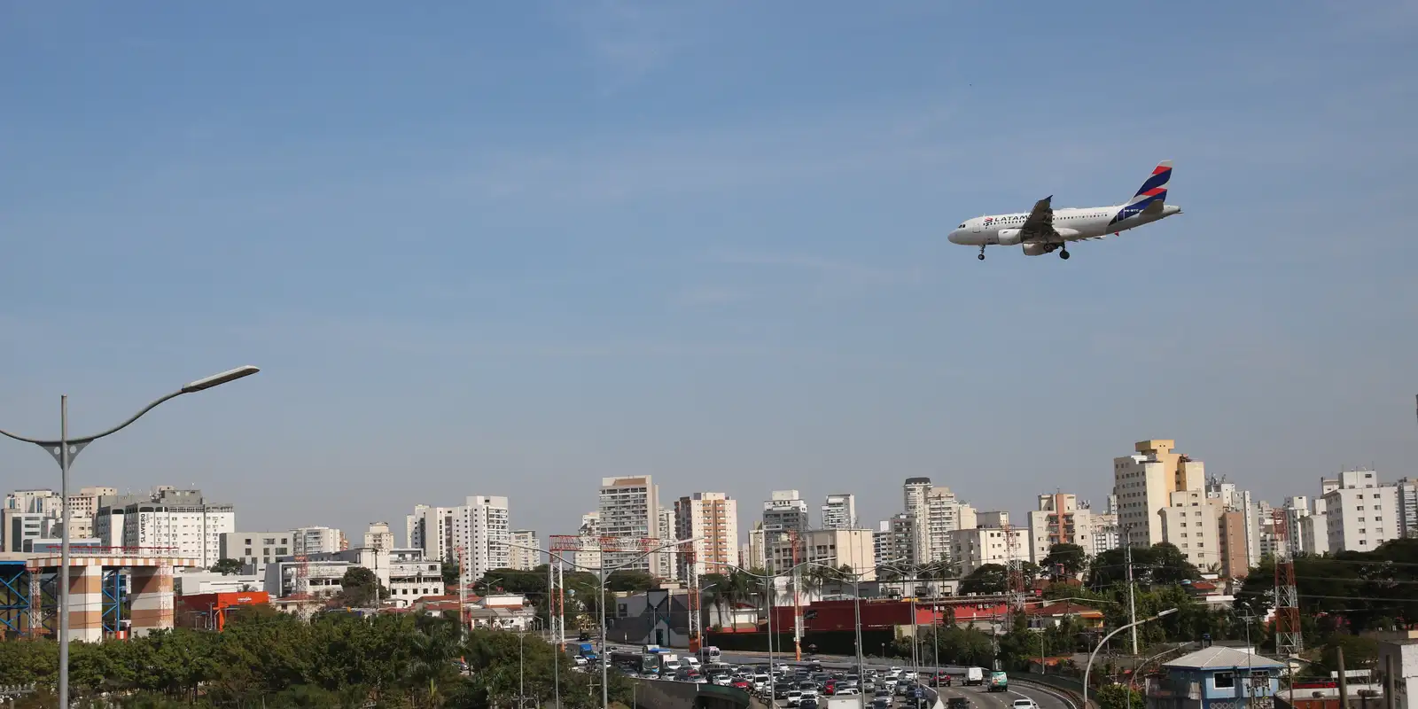 empresas-aereas-terao-linha-de-credito-para-enfrentar-alta-de-custos