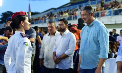 mais-de-700-estudantes-recebem-condecoracao-de-alamar-em-solenidade-no-estadio-canarinho
