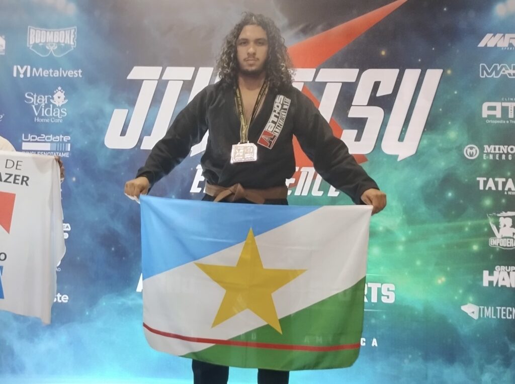 roraimense-thiago-oliveira-conquista-ouro-e-bronze-na-copa-arnold-de-parajiu-jitsu,-em-sao-paulo
