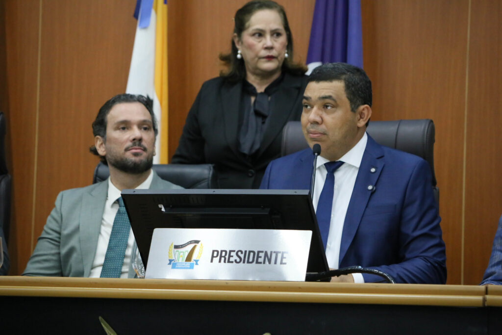 sampaio-toma-posse-como-governador-interino-e-jorge-everton-assume-a-presidencia-da-alerr