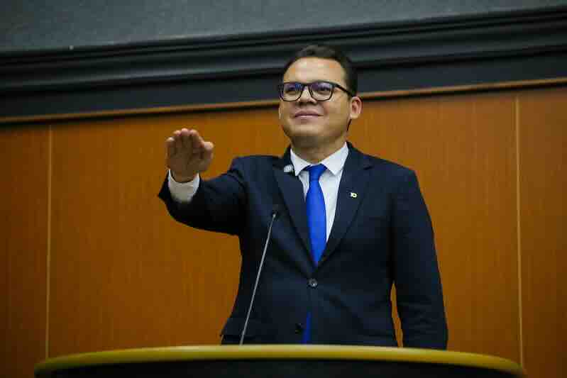 rogerio-borges-toma-posse-como-deputado-estadual-na-assembleia-legislativa-de-roraima