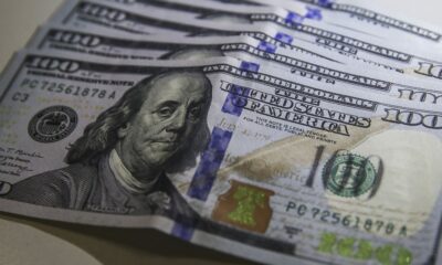 dolar-fecha-abaixo-de-r$-4,90-pela-primeira-vez-em-28-meses
