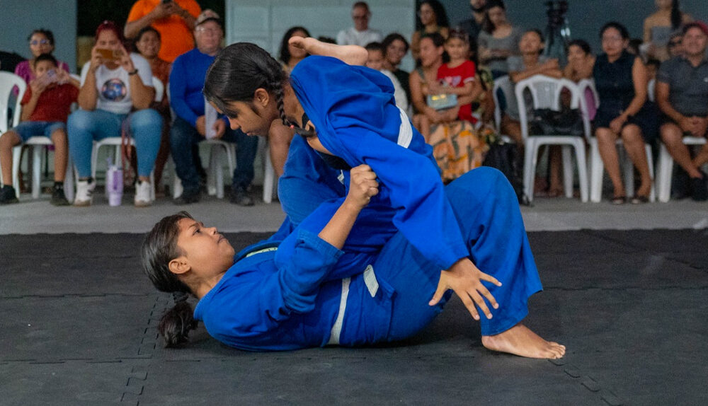 esporte-e-superacao-copa-de-jiu-jitsu-do-ccjuv-fortalece-integracao-entre-alunos-e-familias