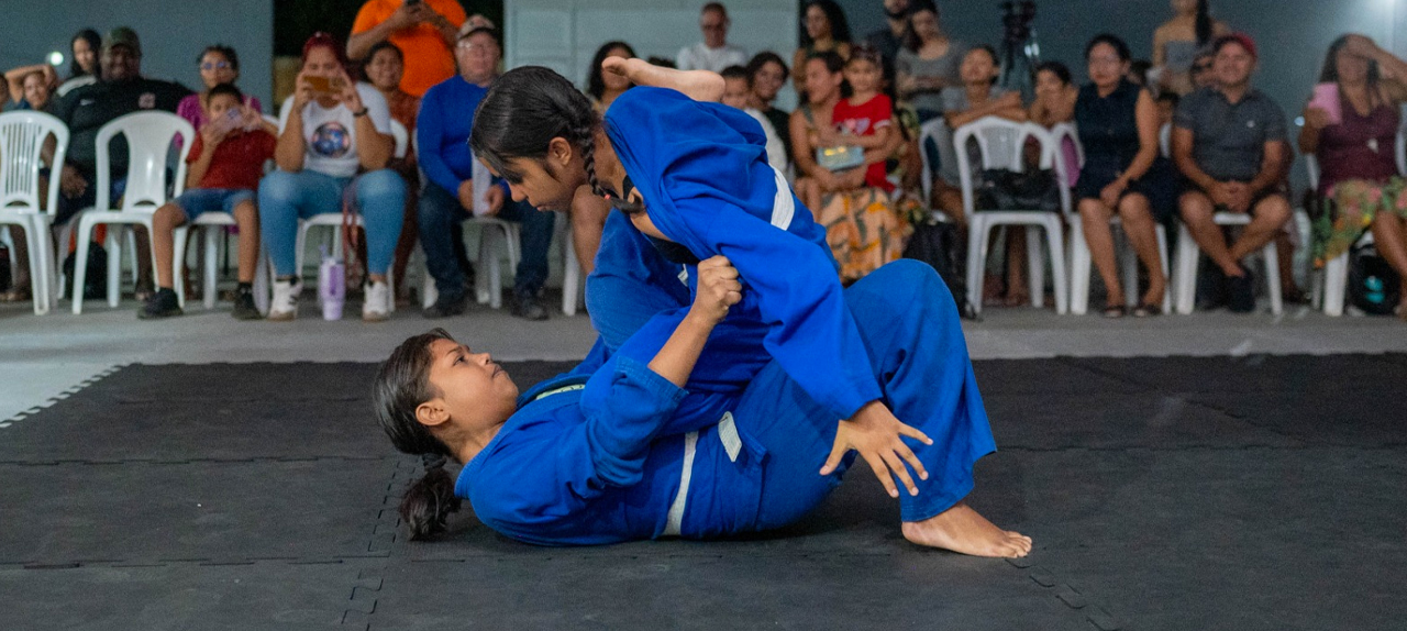 esporte-e-superacao-copa-de-jiu-jitsu-do-ccjuv-fortalece-integracao-entre-alunos-e-familias