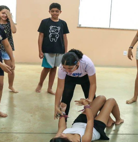 formacao-cultural-assembleia-legislativa-fortalece-desenvolvimento-de-jovens-com-aulas-de-teatro-no-ccjuv