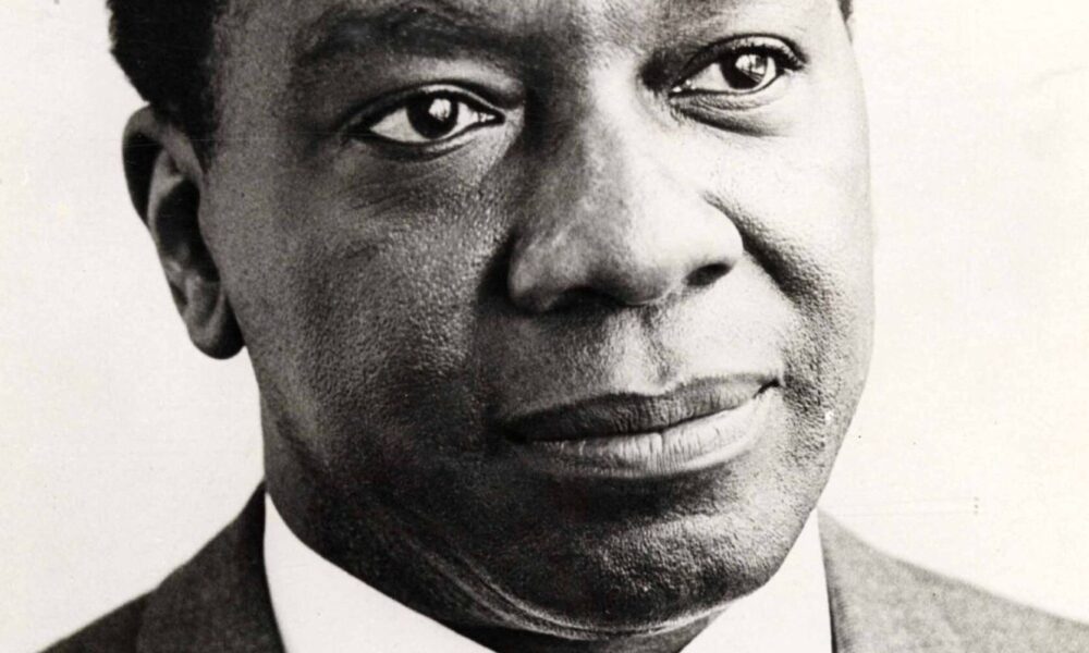com-milton-santos,-fliaraxa-coloca-a-literatura-no-centro-do-mundo