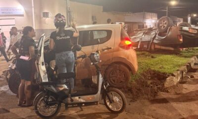 caminhonete-avanca-preferencial-e-causa-capotamento-no-bairro-dr.-airton-rocha;-veja-video