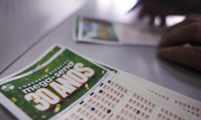 caixa-eleva-para-r$-320-milhoes-estimativa-de-premio-da-mega-30-anos