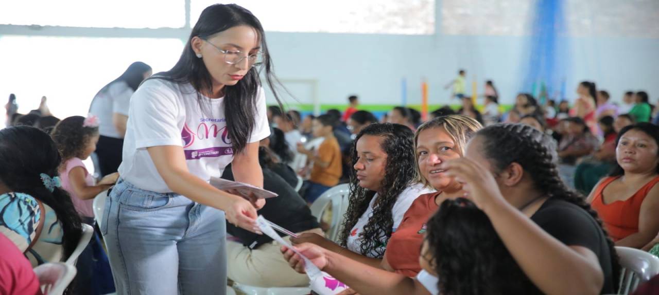 acolhimento-e-autoestima-secretaria-especial-da-mulher-promove-tarde-de-cuidado-e-beleza-as-moradoras-de-normandia