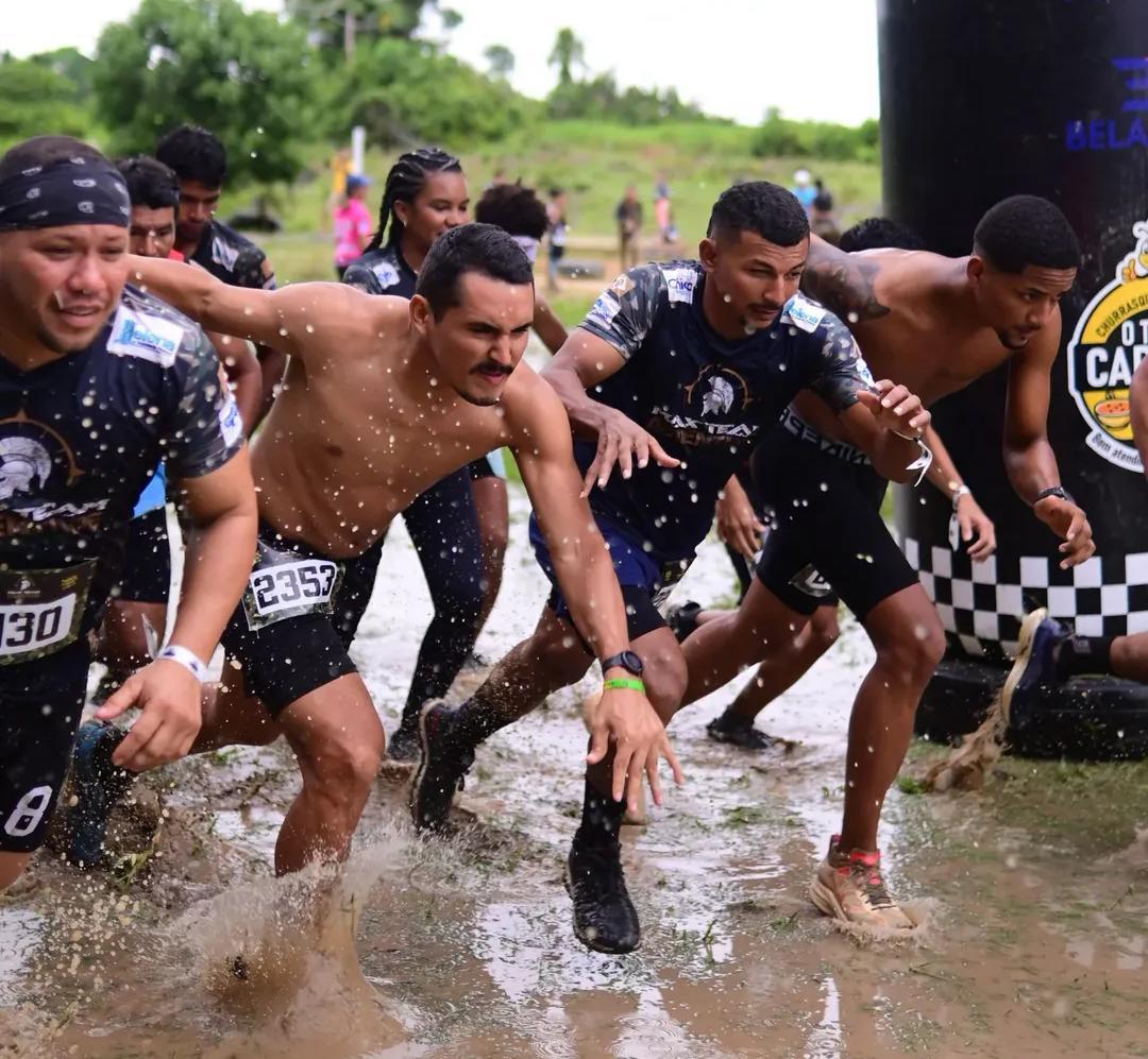 corrida-com-obstaculos-reune-380-competidores-e-fas-da-modalidade