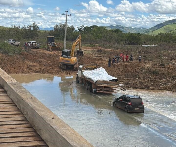 trafego-e-restabelecido-na-rr-171-apos-danos-em-ponte-causados-pelas-chuvas-no-uiramuta