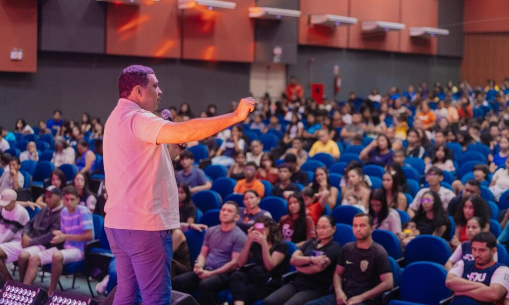 soldado-sampaio-reune-servidores-municipais-e-participa-de-evento-com-cerca-de-mil-jovens-em-boa-vista