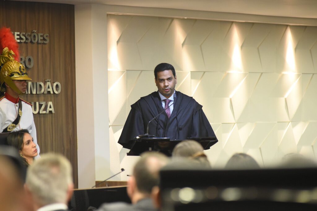 jhonatan-de-jesus-cobra-avancos-na-assistencia-estudantil-e-aponta-falhas-na-distribuicao-de-recursos-das-universidades-federais