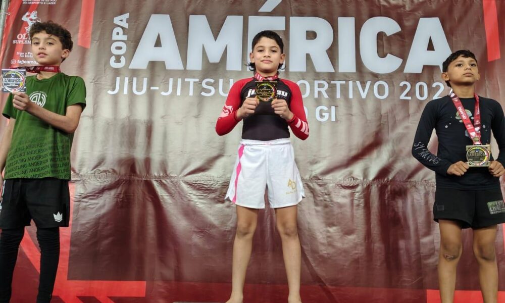 vendedor-de-cremosinho-anthony-martins-fatura-ouro-duplo-na-copa-america-de-jj,-em-manaus