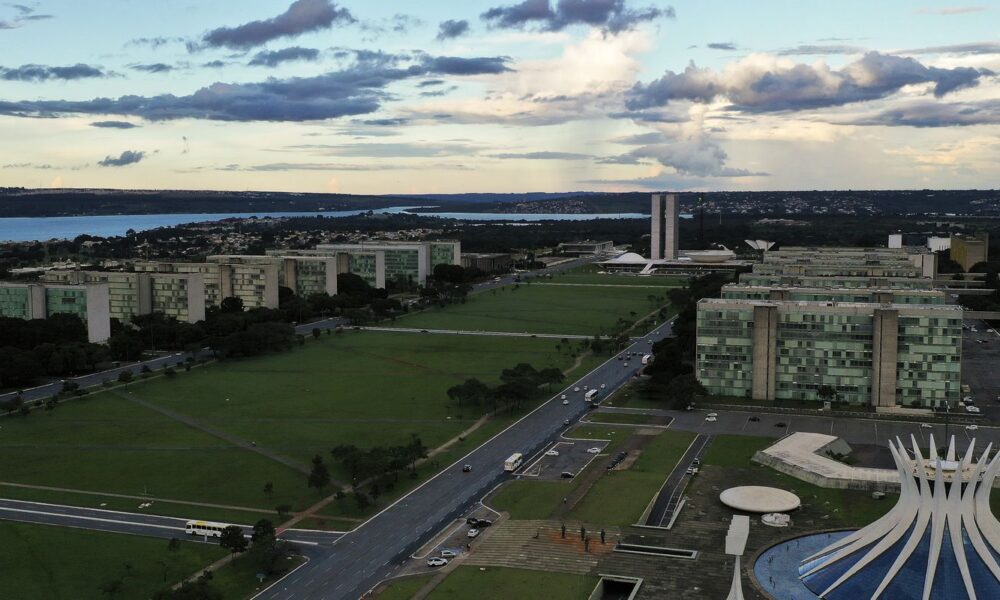 governo-define-horario-de-expediente-em-jogos-do-brasil-na-copa