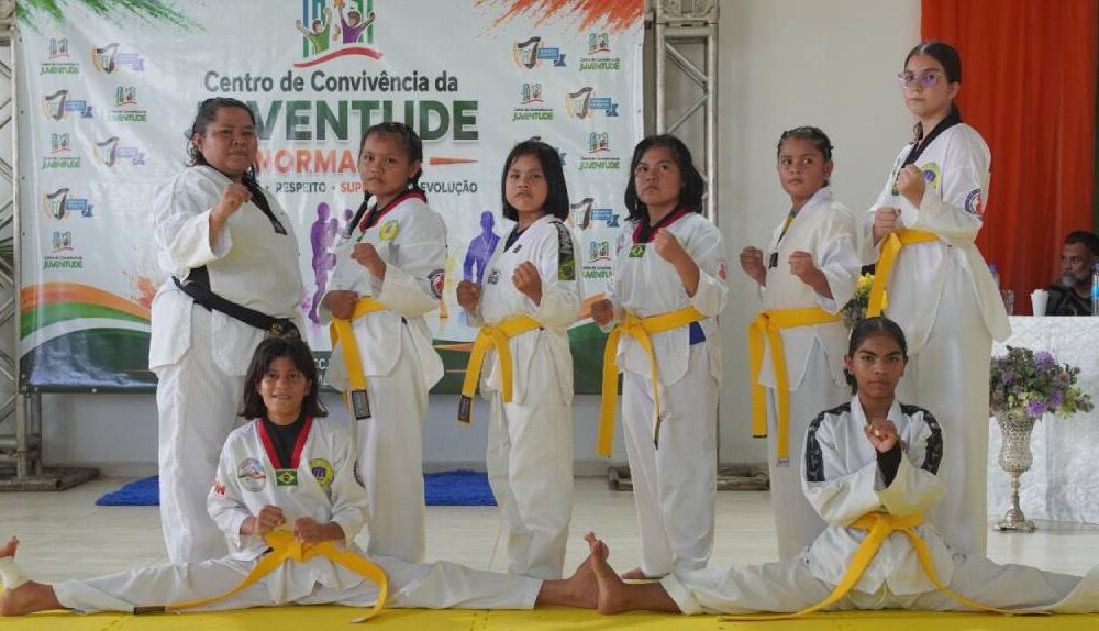 esporte-e-cidadania-troca-de-faixas-reune-atletas-e-familias-no-ccjuv-de-normandia